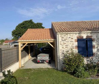 AUVENT BOIS 2 PENTES ACCOLE