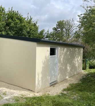 Abri en béton enduit 1 pente bac acier
