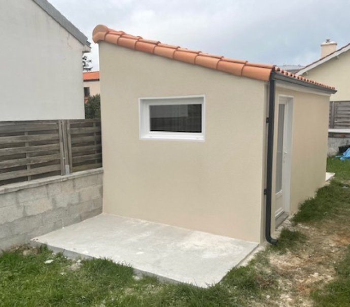 Abri de jardin en béton enduit 1 pente