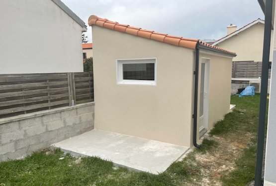 Abri de jardin en béton enduit 1 pente